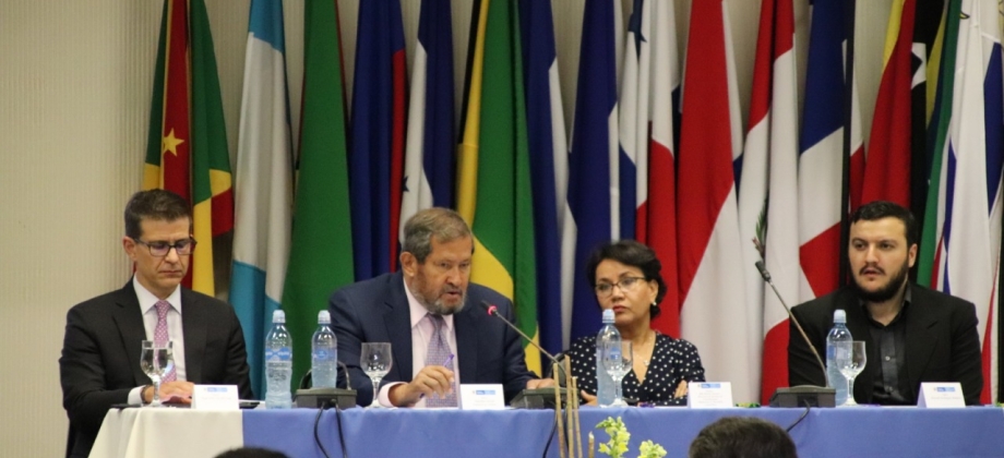 Embajada de Colombia realizó exitoso conversatorio sobre la reforma tributaria en Costa Rica