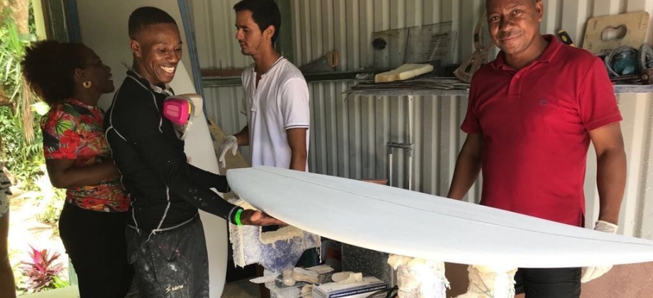 Costa Rica fortalece el surf en Colombia