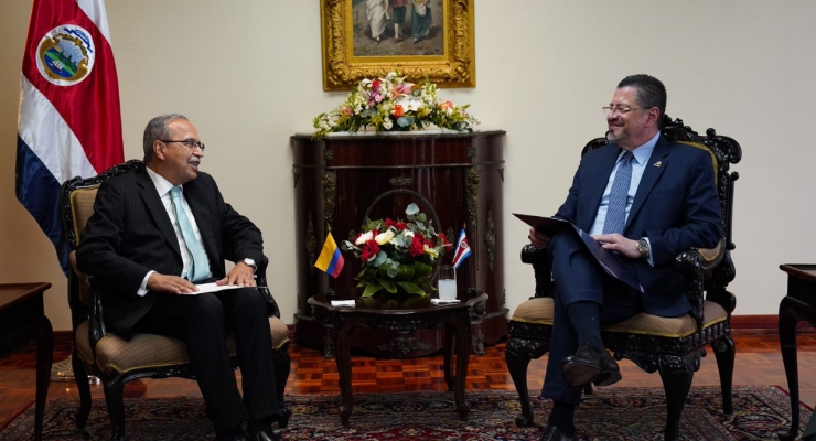 Embajador Carlos Rodríguez Mejía presentó sus cartas credenciales ante el presidente de Costa Rica, Rodrigo Chaves
