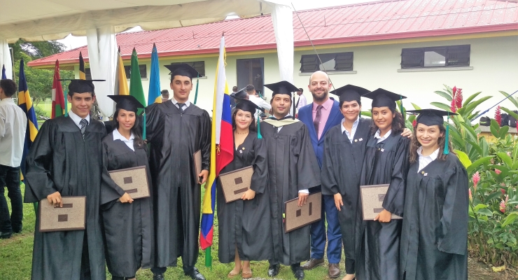 Embajada de Colombia acompañó a los colombianos graduandos de la Universidad Earth