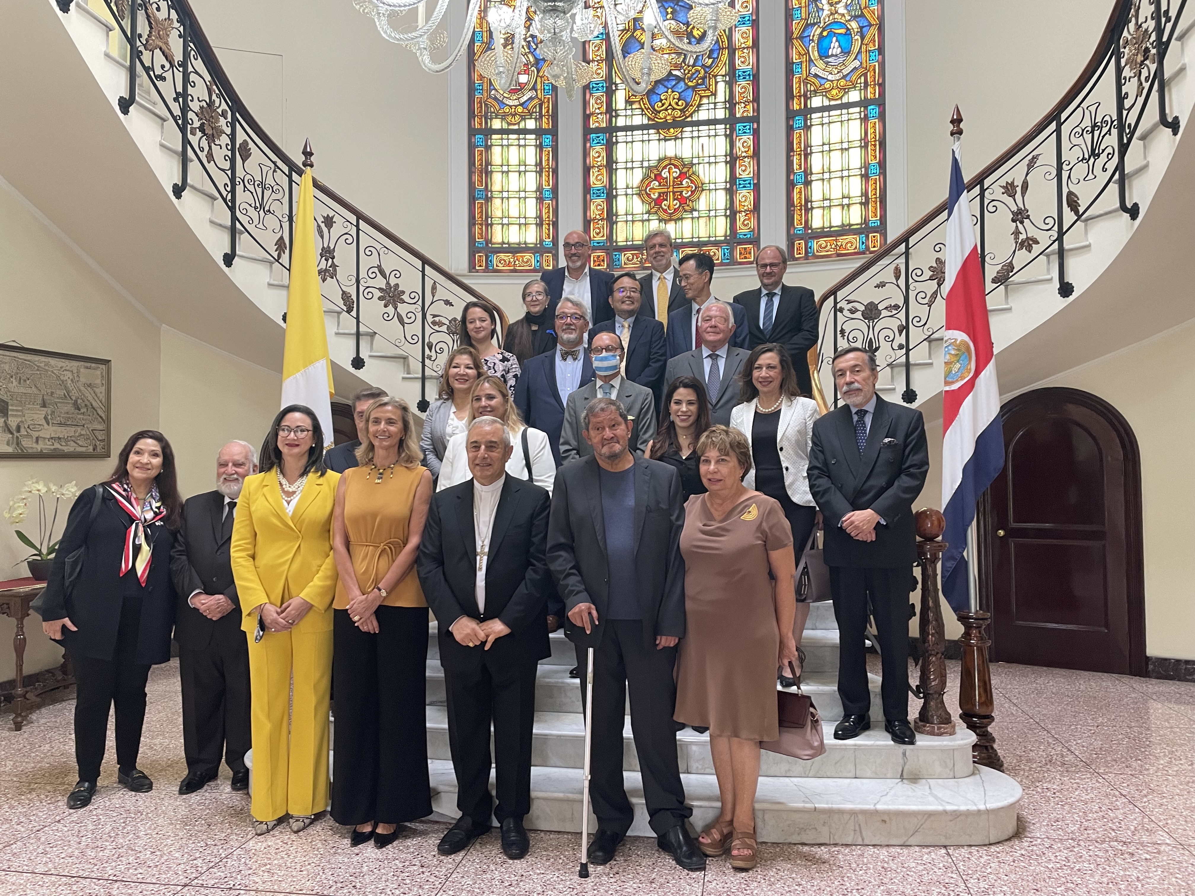 Embajador de Colombia en Costa Rica, Angelino Garzón, cierra su gestión con la celebración del día de la independencia de Colombia en el Museo de los Niños y la firma del memorando de entendimiento entre el INA de Costa Rica y el SENA de Colombia 