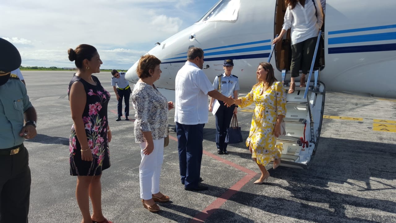 El Embajador Angelino Garzón la recibió a la Primera Dama de Colombia, María Juliana Ruiz, quien arribó a Costa Rica 