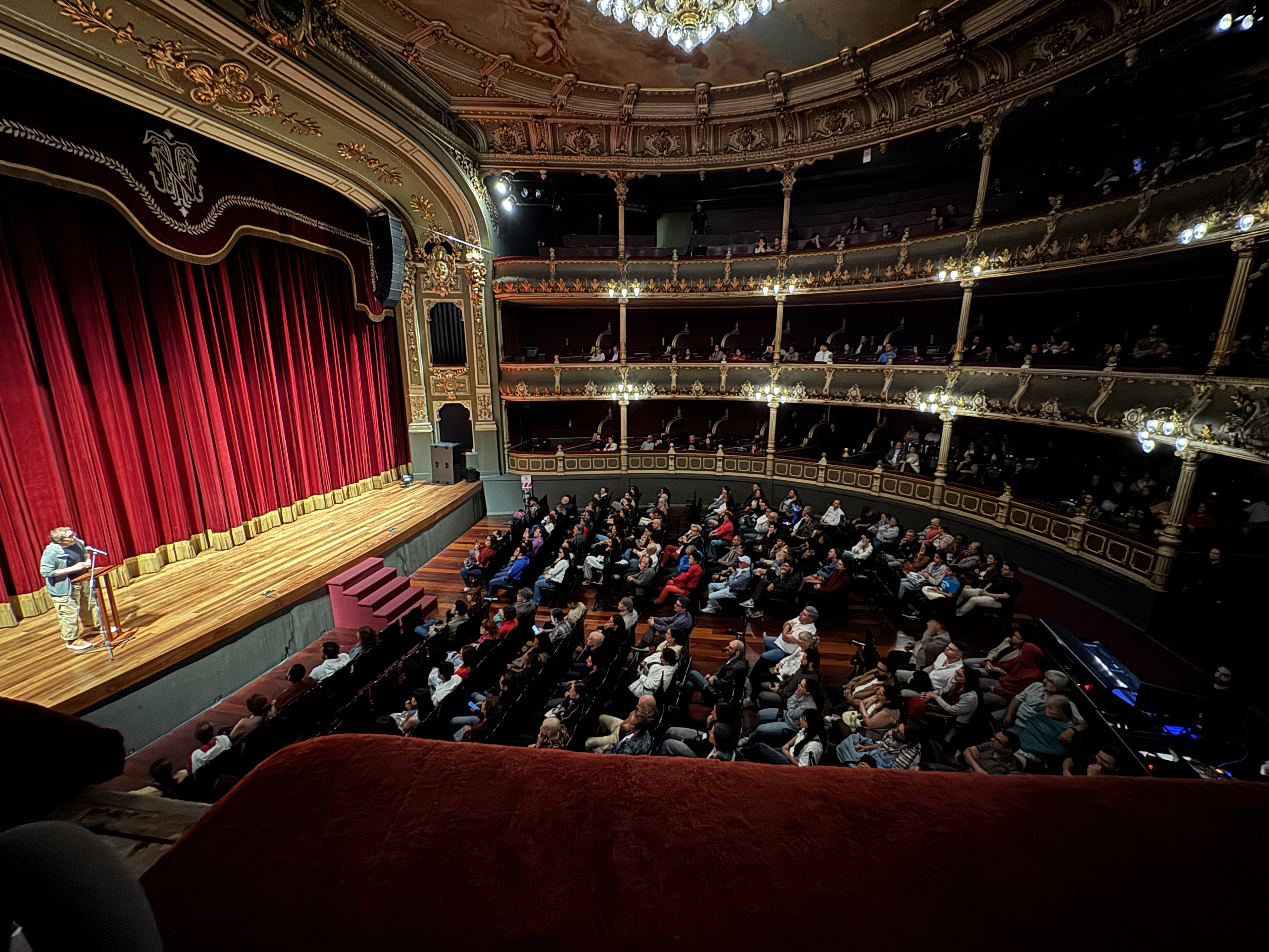 La Embajada de Colombia en Costa Rica impulsa la cultura colombiana en el FIA 2026 con la participación del Teatro Petra