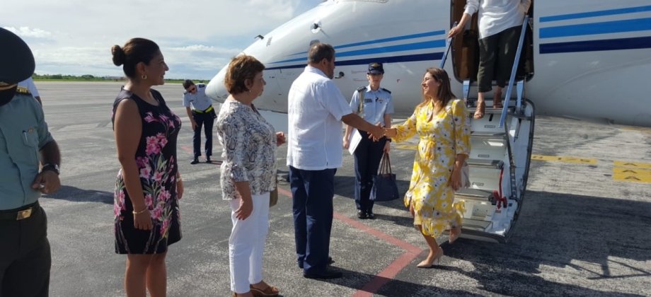 El Embajador Angelino Garzón la recibió a la Primera Dama de Colombia, María Juliana Ruiz, quien arribó a Costa Rica 