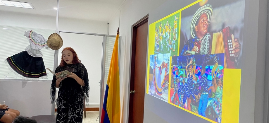 Embajada de Colombia en Costa Rica recibe a estudiantes de la Escuela de Excelencia Juan Ferraro Dobles en una jornada de intercambio cultural
