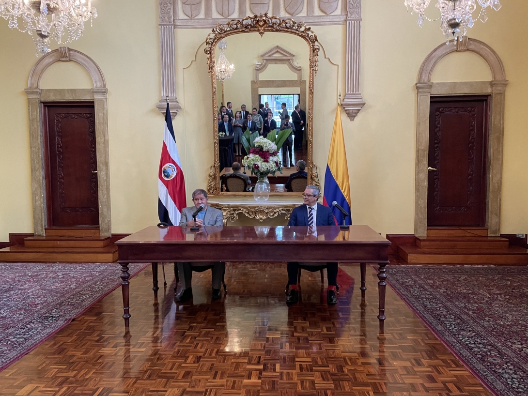 Embajador de Colombia en Costa Rica, Angelino Garzón, cierra su gestión con la celebración del día de la independencia de Colombia en el Museo de los Niños y la firma del memorando de entendimiento entre el INA de Costa Rica y el SENA de Colombia 